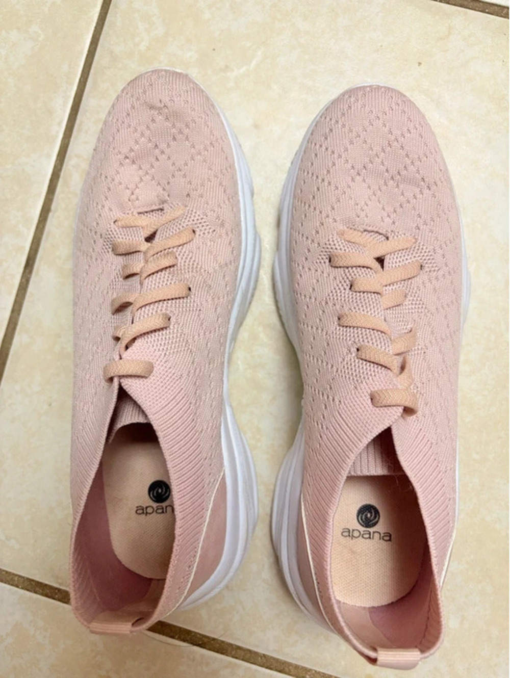 Mesh running shoes - pink - sz 9